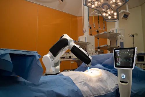 让机器人做骨科手术，华北工控可提供计算机硬件助力！